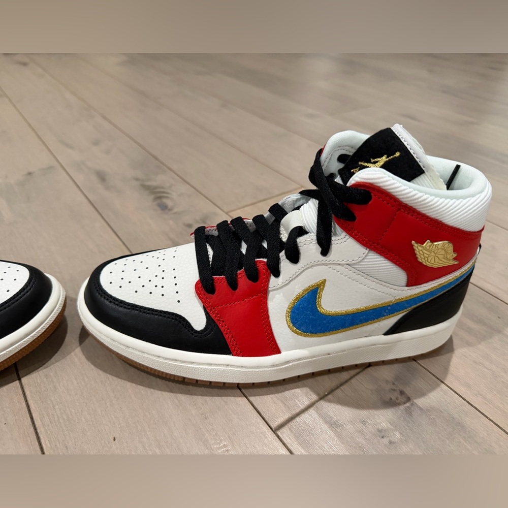 NWT: Nike Air Jordan 1 Mid Let(Her)Man sneakers in Sail, Chili Red & Black, sz 8 - Picture 10 of 14